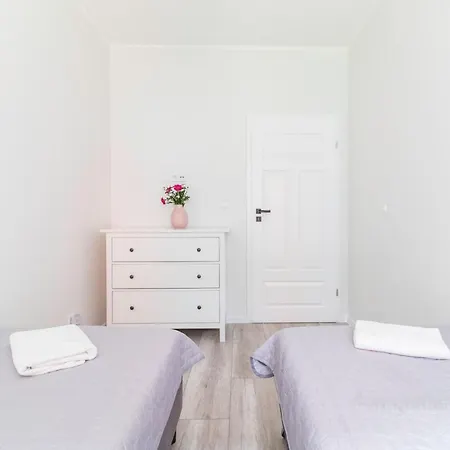 De Lux Z Ogrodem Lägenhet