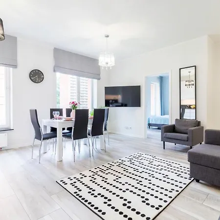 Apartment De Lux Z Ogrodem *