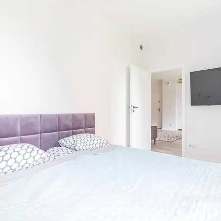 Apartment De Lux Z Ogrodem